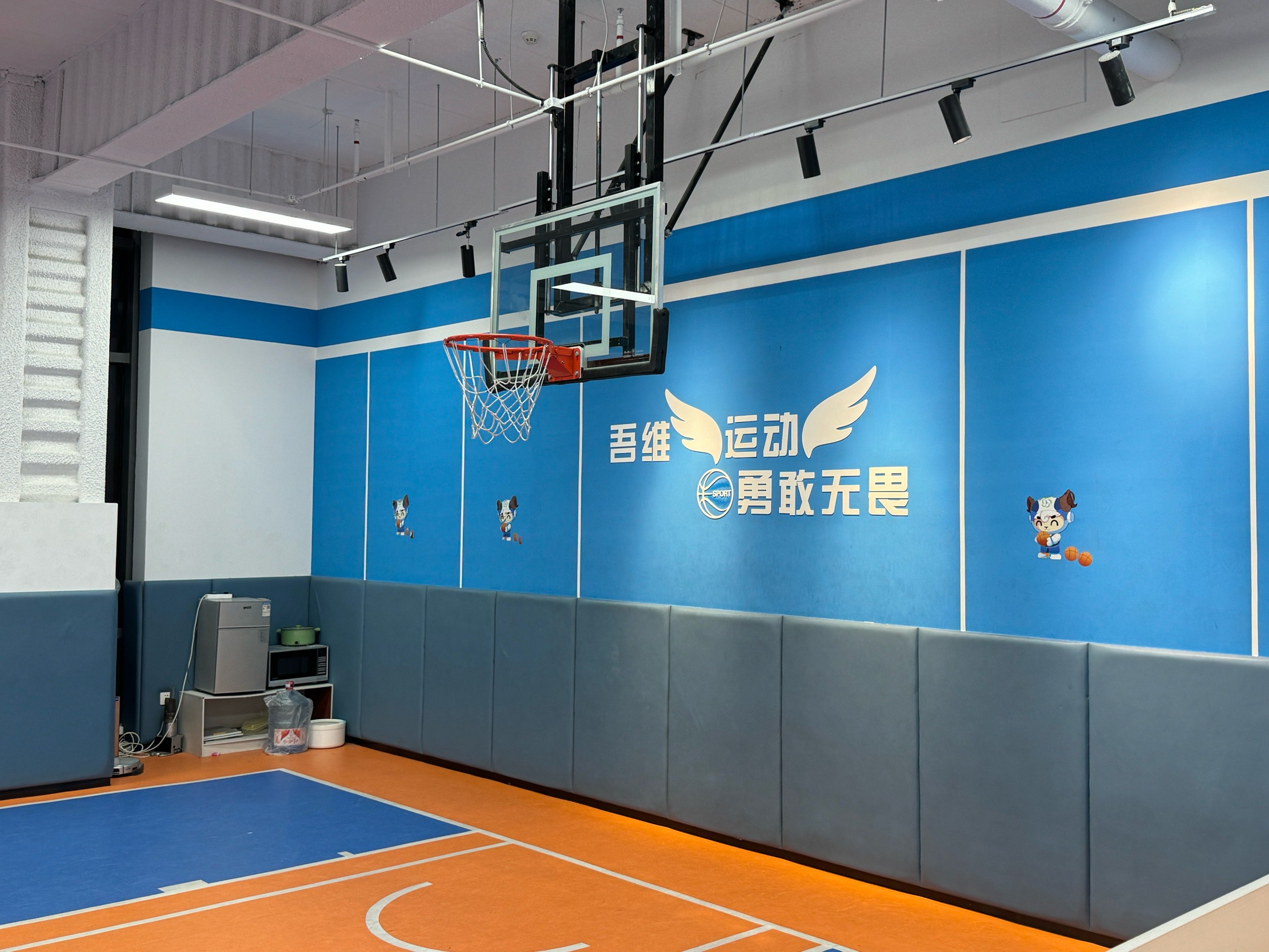 拥有顶级篮球训练设施的训练中心针对青少年开放的简单介绍