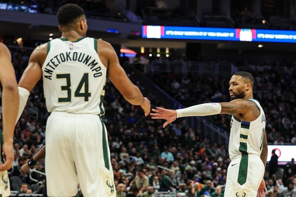 雄鹿队大胜奇才，发起强势反击