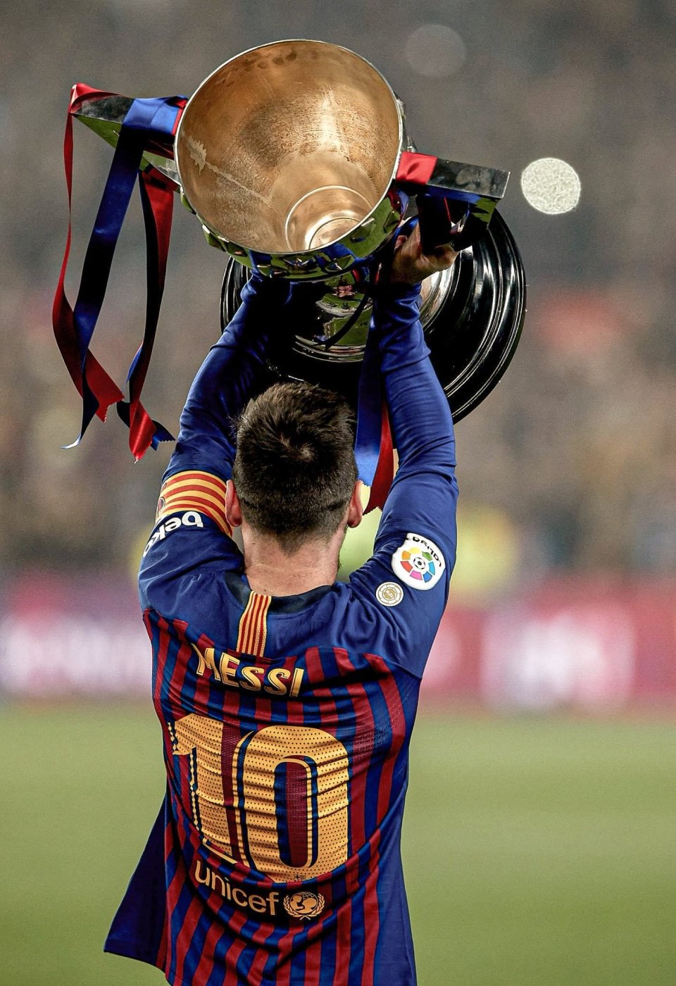 巴萨豪取连胜，梅西状态回暖