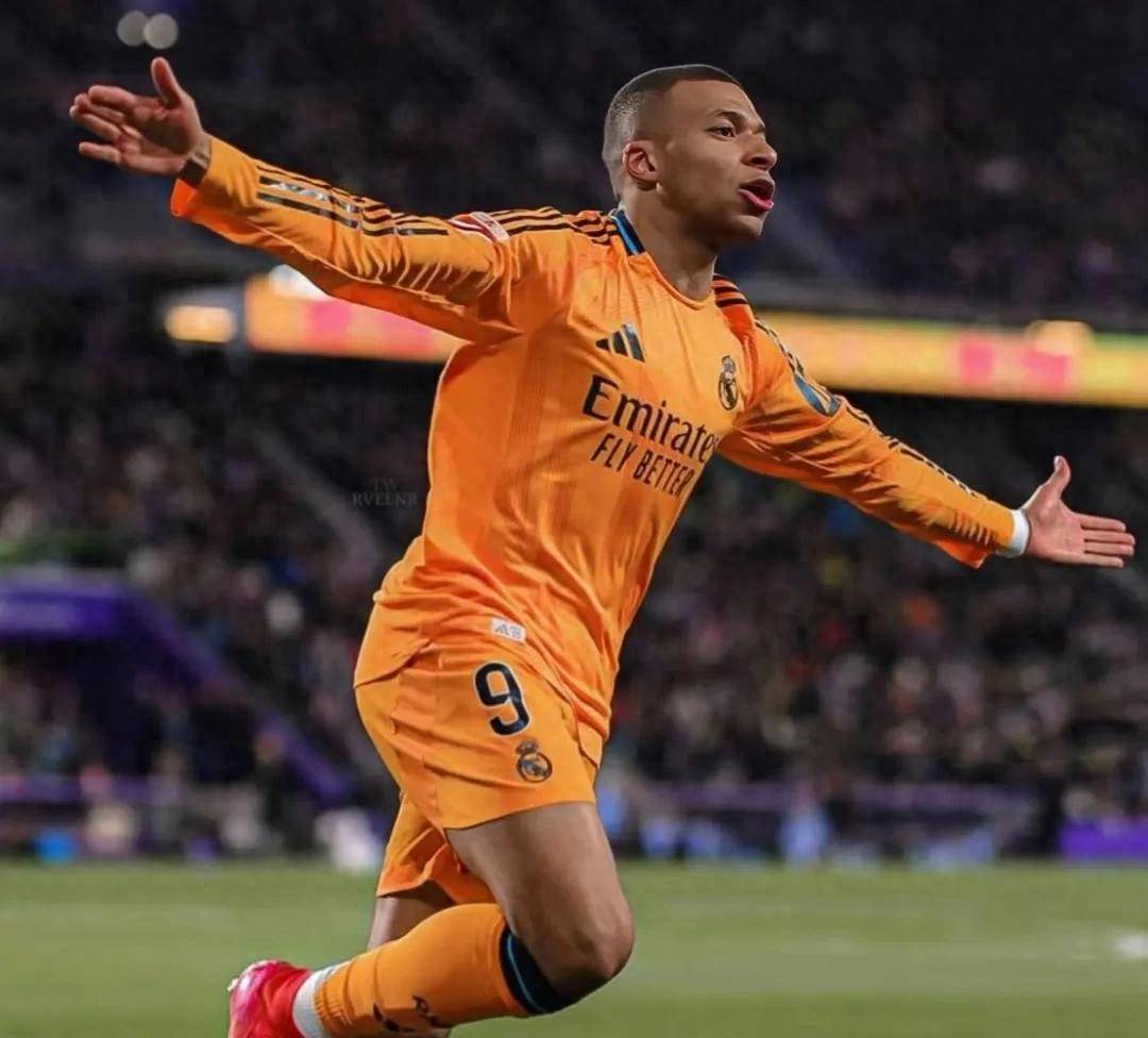 关于姆巴佩新星出色防守表现惊艳，加拿大队未来可期！的信息