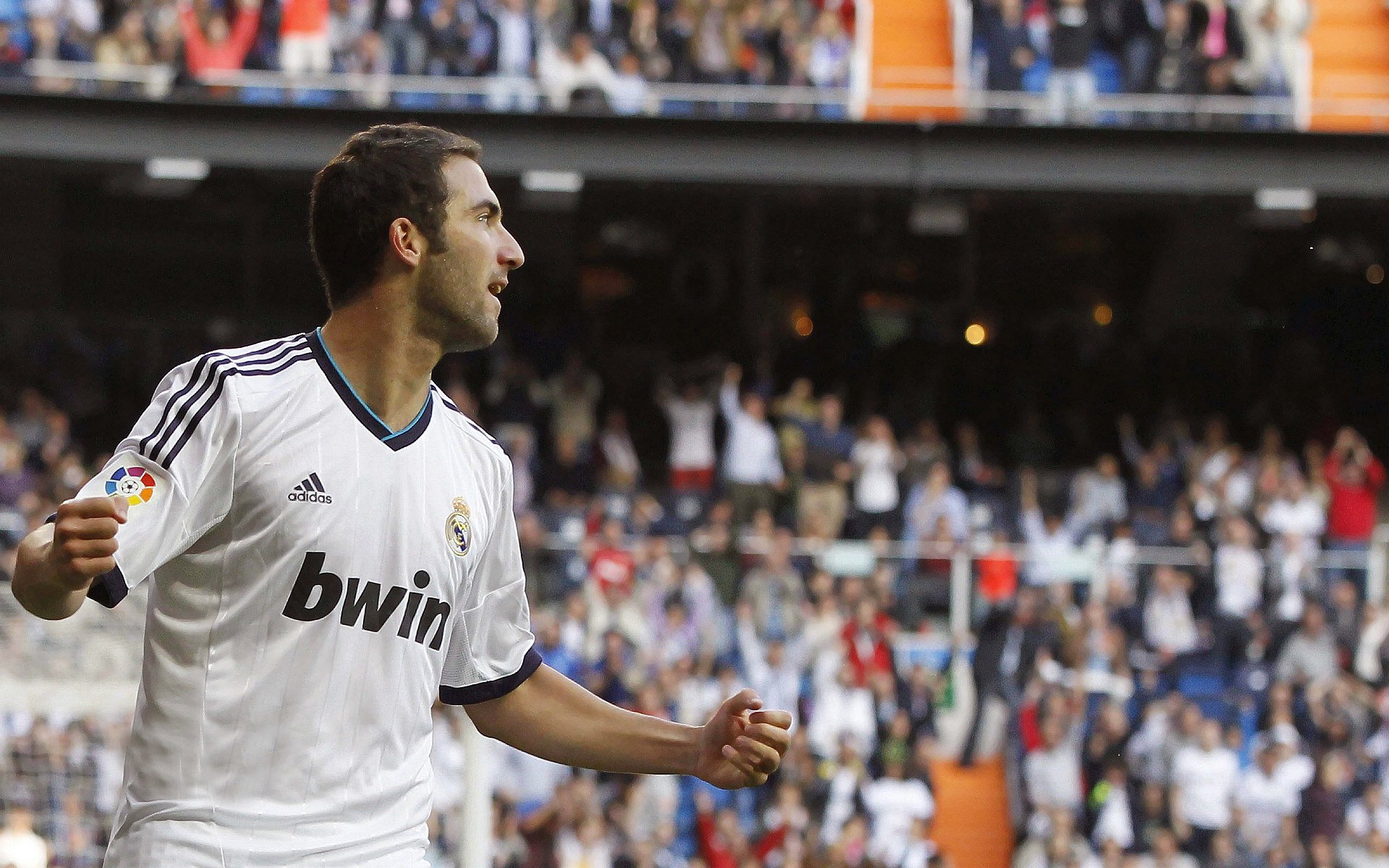 陈梦赛点兑现，广东男篮淘汰俄克拉荷马城雷霆晋级四强，主帅激动落泪